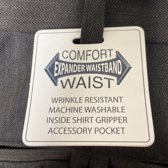 Roundtree & Yorke Dark Brown Wool Blend Classic Fit Pleated Slacks 42x32 NWT - Picture 7 of 12